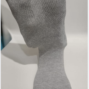 Dera Socks: Gentle Welt Design for Calf Blood Flow